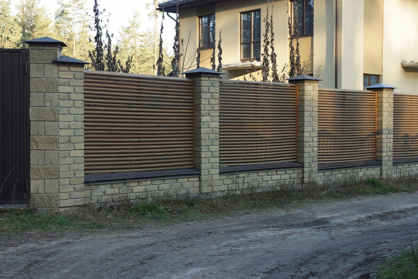 Naša nova panelna ograja nam je prinesla več zasebnosti